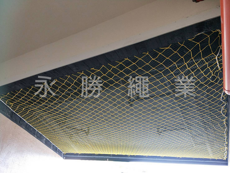 天花板剝落防墜網